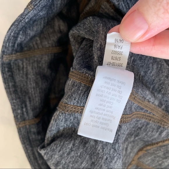 Athleta Revelation Tight in Heathered black/gray size small - Picture 9 of 9